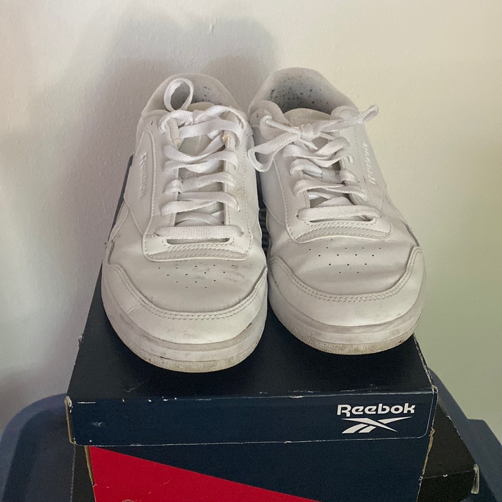 Reebok Men’s Court Advance sneaker- white.